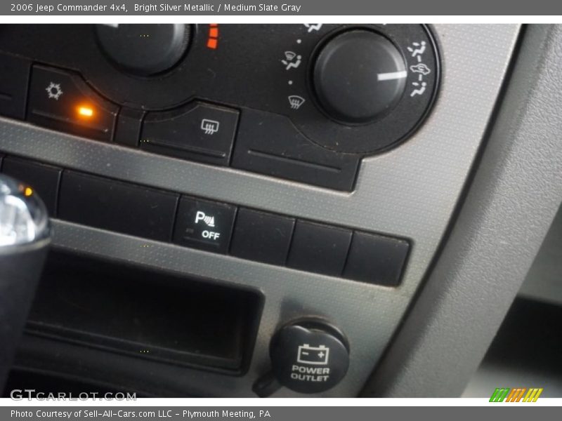 Bright Silver Metallic / Medium Slate Gray 2006 Jeep Commander 4x4