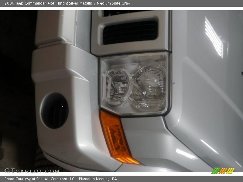Bright Silver Metallic / Medium Slate Gray 2006 Jeep Commander 4x4