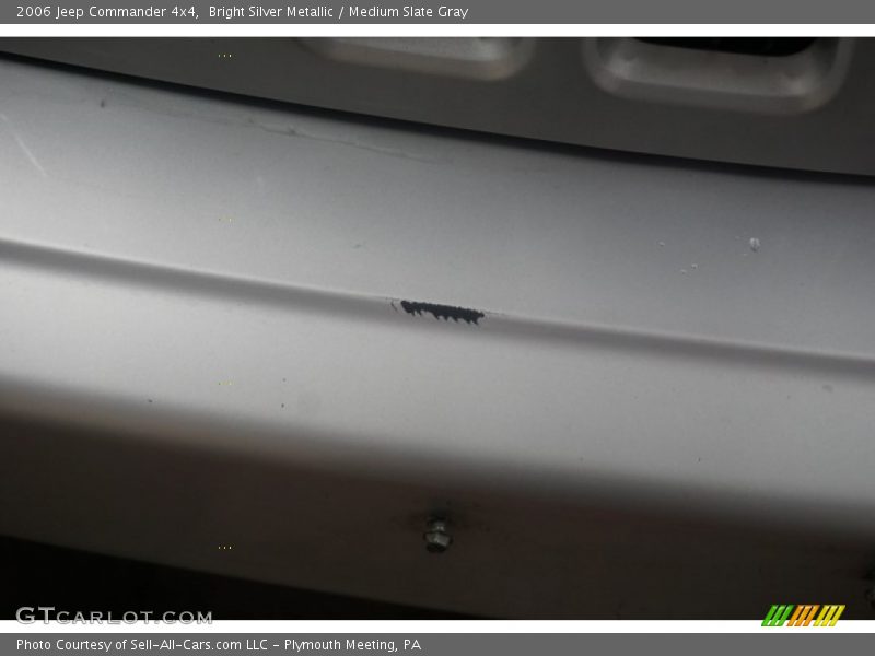 Bright Silver Metallic / Medium Slate Gray 2006 Jeep Commander 4x4