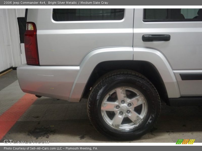 Bright Silver Metallic / Medium Slate Gray 2006 Jeep Commander 4x4