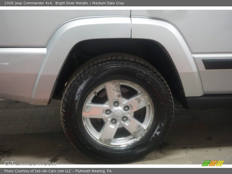 Bright Silver Metallic / Medium Slate Gray 2006 Jeep Commander 4x4