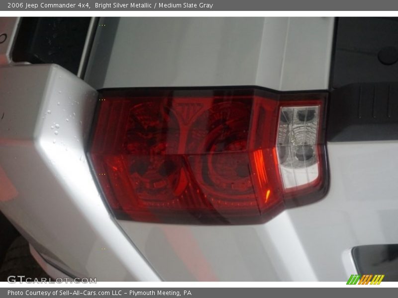 Bright Silver Metallic / Medium Slate Gray 2006 Jeep Commander 4x4