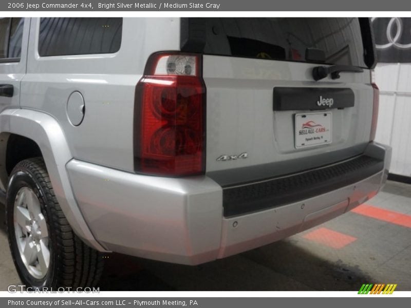 Bright Silver Metallic / Medium Slate Gray 2006 Jeep Commander 4x4