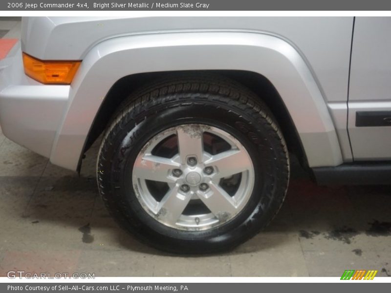 Bright Silver Metallic / Medium Slate Gray 2006 Jeep Commander 4x4