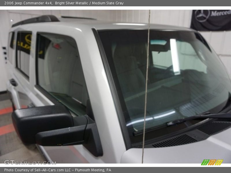 Bright Silver Metallic / Medium Slate Gray 2006 Jeep Commander 4x4