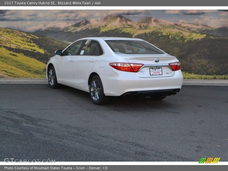 Blizzard White Pearl / Ash 2017 Toyota Camry Hybrid SE