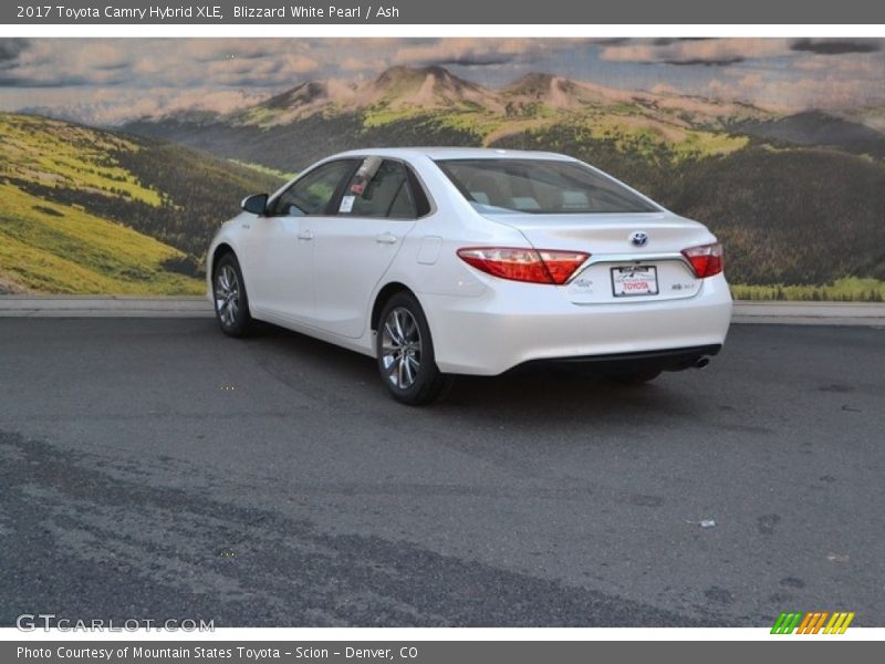 Blizzard White Pearl / Ash 2017 Toyota Camry Hybrid XLE