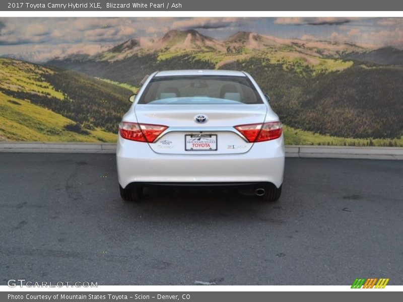 Blizzard White Pearl / Ash 2017 Toyota Camry Hybrid XLE