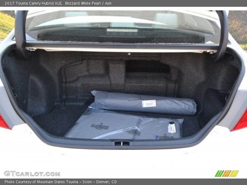 Blizzard White Pearl / Ash 2017 Toyota Camry Hybrid XLE