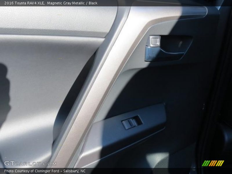 Magnetic Gray Metallic / Black 2016 Toyota RAV4 XLE
