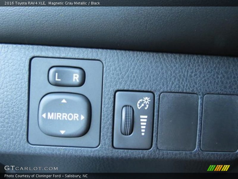 Magnetic Gray Metallic / Black 2016 Toyota RAV4 XLE