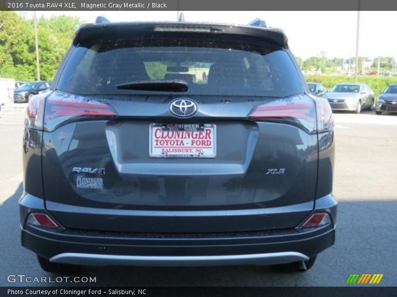Magnetic Gray Metallic / Black 2016 Toyota RAV4 XLE