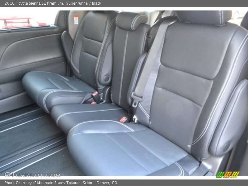 Super White / Black 2016 Toyota Sienna SE Premium