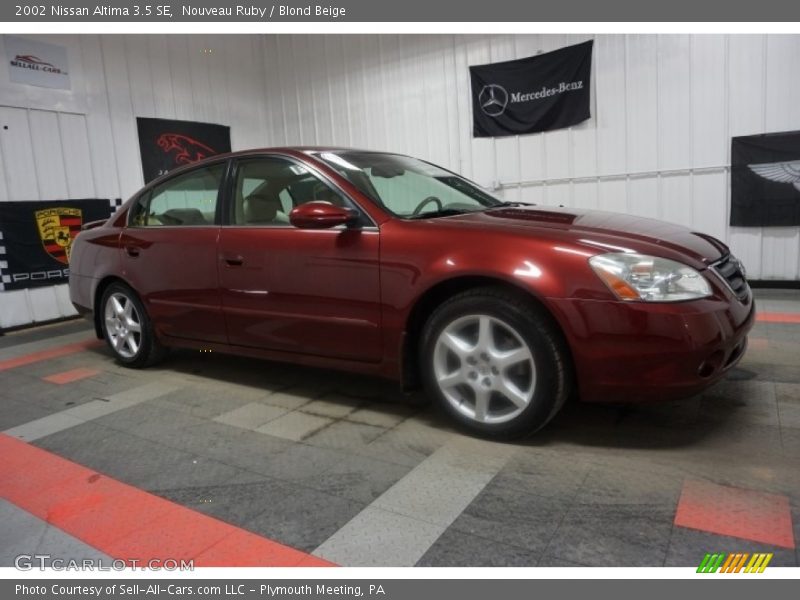 Nouveau Ruby / Blond Beige 2002 Nissan Altima 3.5 SE