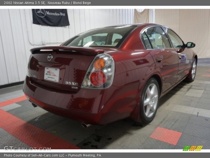 Nouveau Ruby / Blond Beige 2002 Nissan Altima 3.5 SE