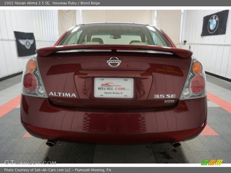 Nouveau Ruby / Blond Beige 2002 Nissan Altima 3.5 SE