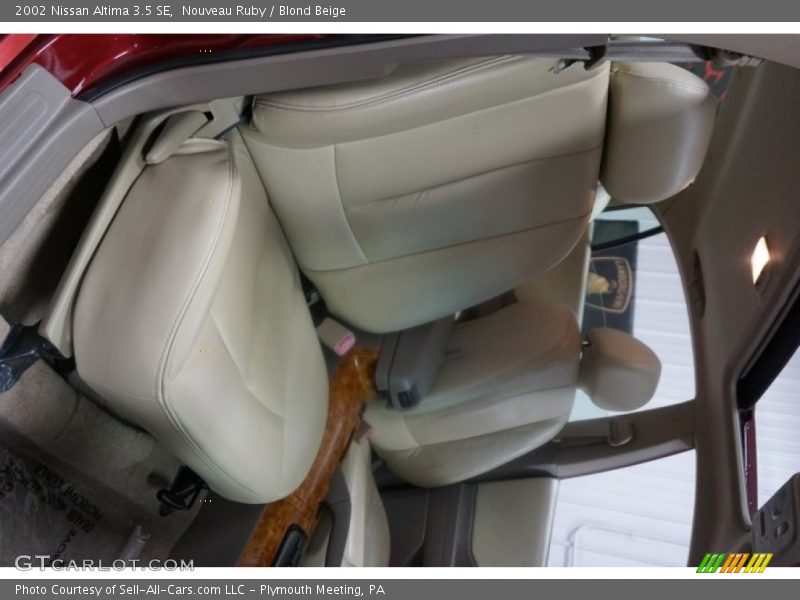 Nouveau Ruby / Blond Beige 2002 Nissan Altima 3.5 SE