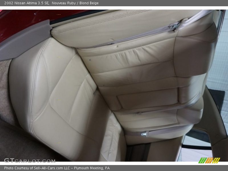 Nouveau Ruby / Blond Beige 2002 Nissan Altima 3.5 SE