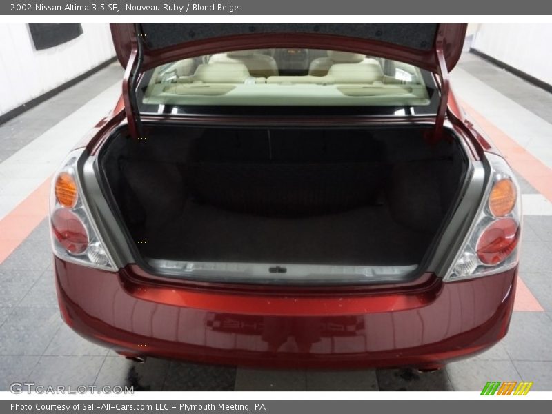Nouveau Ruby / Blond Beige 2002 Nissan Altima 3.5 SE