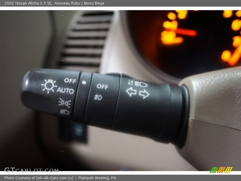 Nouveau Ruby / Blond Beige 2002 Nissan Altima 3.5 SE
