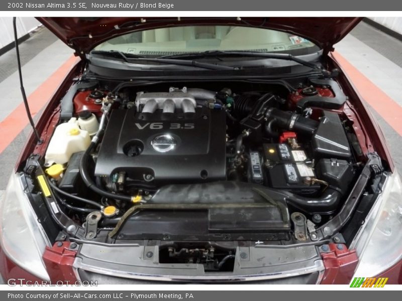 Nouveau Ruby / Blond Beige 2002 Nissan Altima 3.5 SE