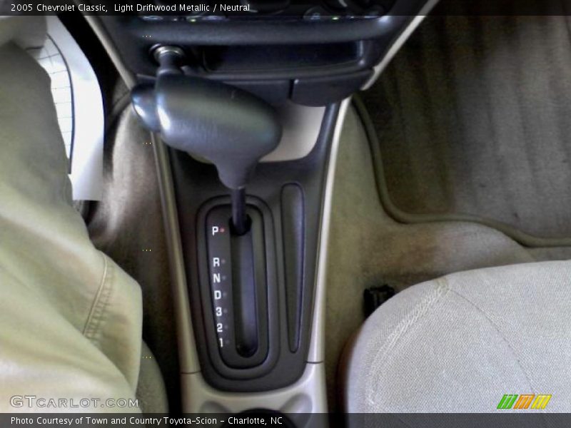 Light Driftwood Metallic / Neutral 2005 Chevrolet Classic