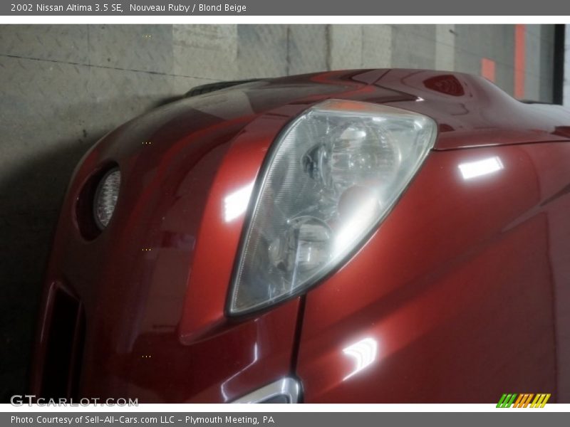 Nouveau Ruby / Blond Beige 2002 Nissan Altima 3.5 SE
