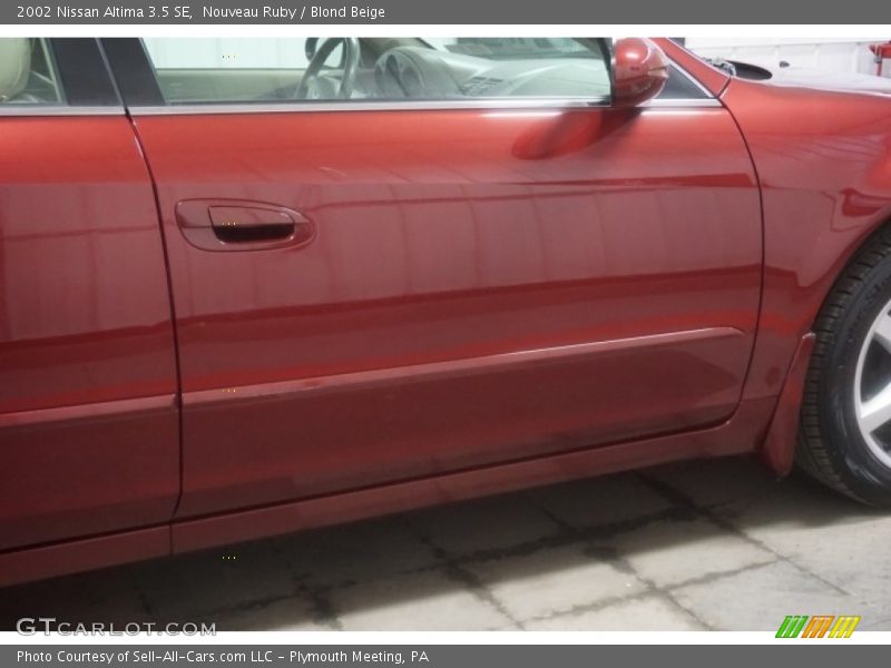 Nouveau Ruby / Blond Beige 2002 Nissan Altima 3.5 SE