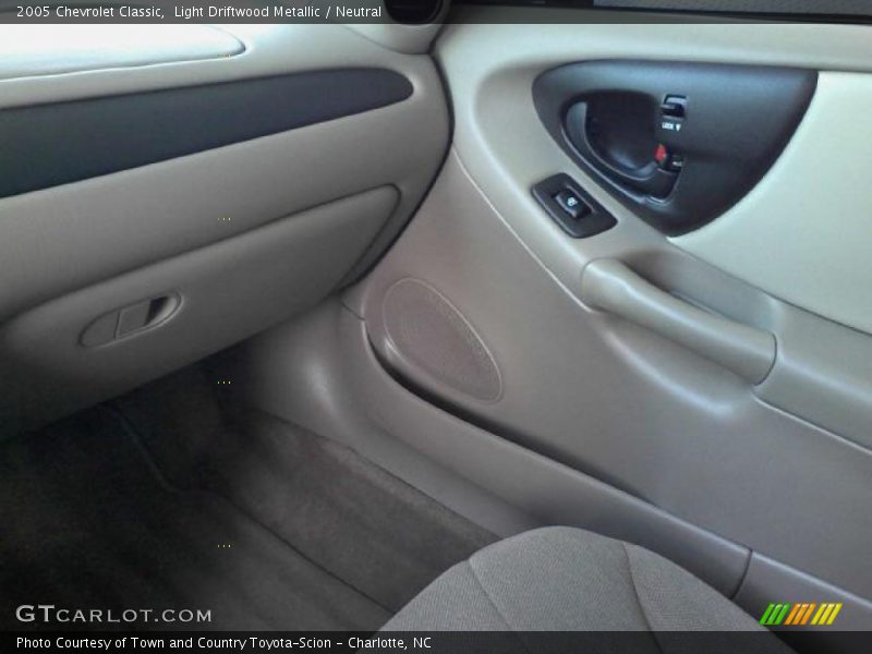 Light Driftwood Metallic / Neutral 2005 Chevrolet Classic