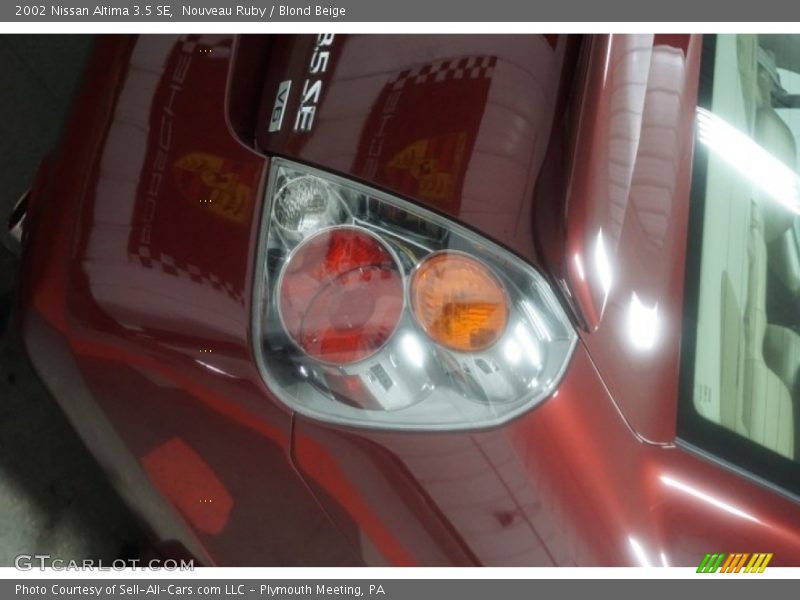 Nouveau Ruby / Blond Beige 2002 Nissan Altima 3.5 SE