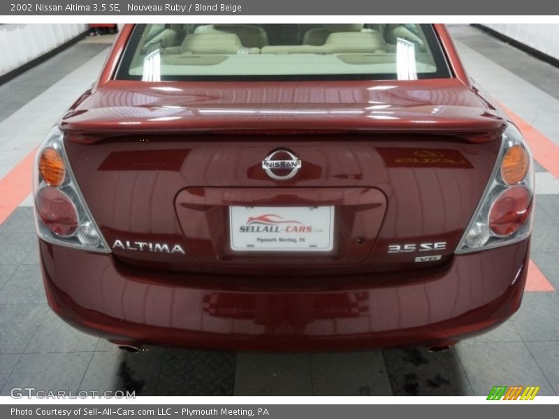 Nouveau Ruby / Blond Beige 2002 Nissan Altima 3.5 SE
