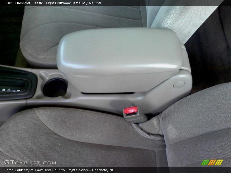 Light Driftwood Metallic / Neutral 2005 Chevrolet Classic