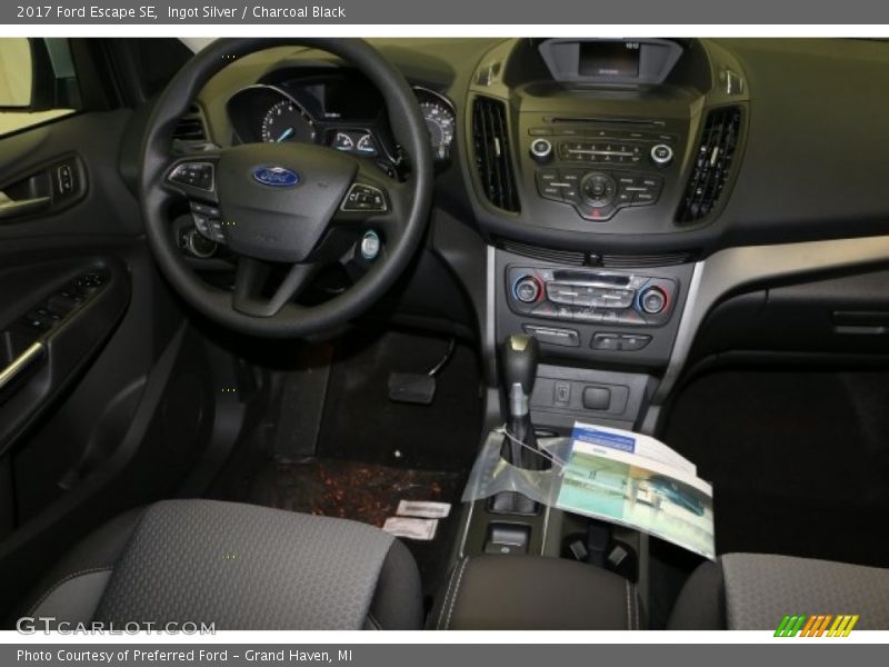 Ingot Silver / Charcoal Black 2017 Ford Escape SE