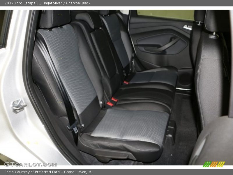Ingot Silver / Charcoal Black 2017 Ford Escape SE