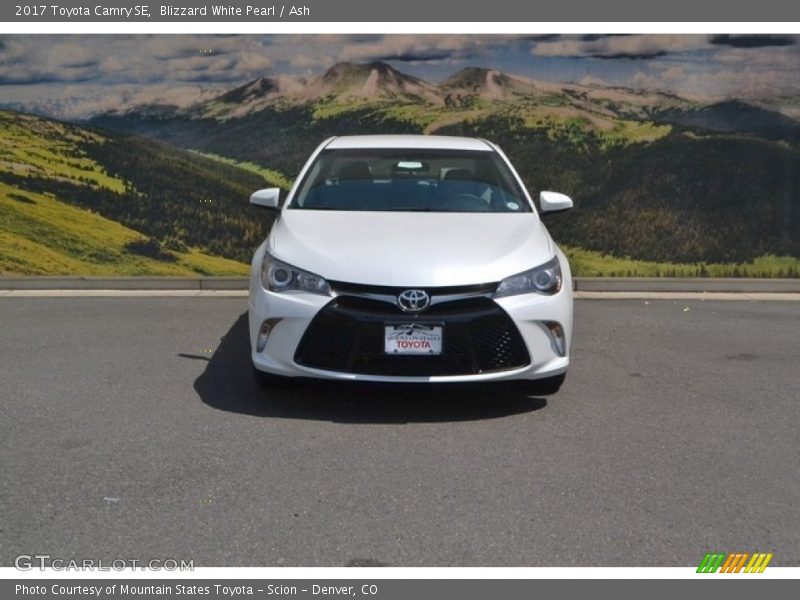 Blizzard White Pearl / Ash 2017 Toyota Camry SE