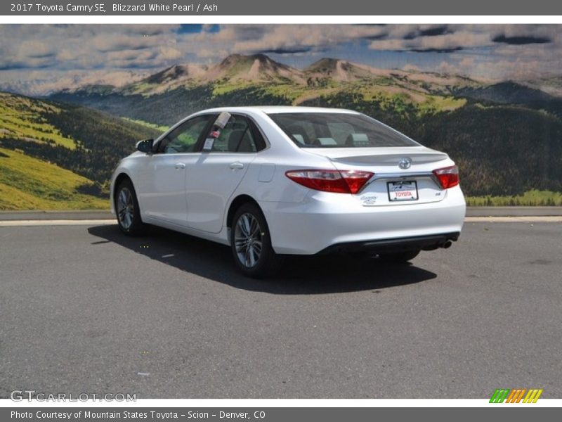Blizzard White Pearl / Ash 2017 Toyota Camry SE