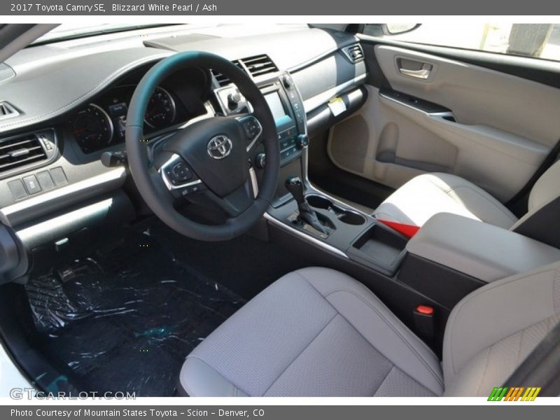 Blizzard White Pearl / Ash 2017 Toyota Camry SE