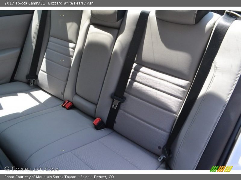 Blizzard White Pearl / Ash 2017 Toyota Camry SE