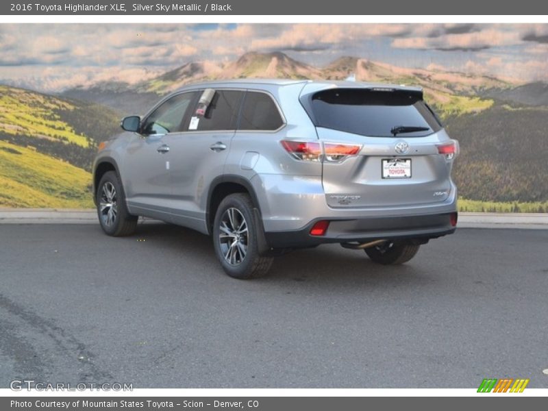 Silver Sky Metallic / Black 2016 Toyota Highlander XLE