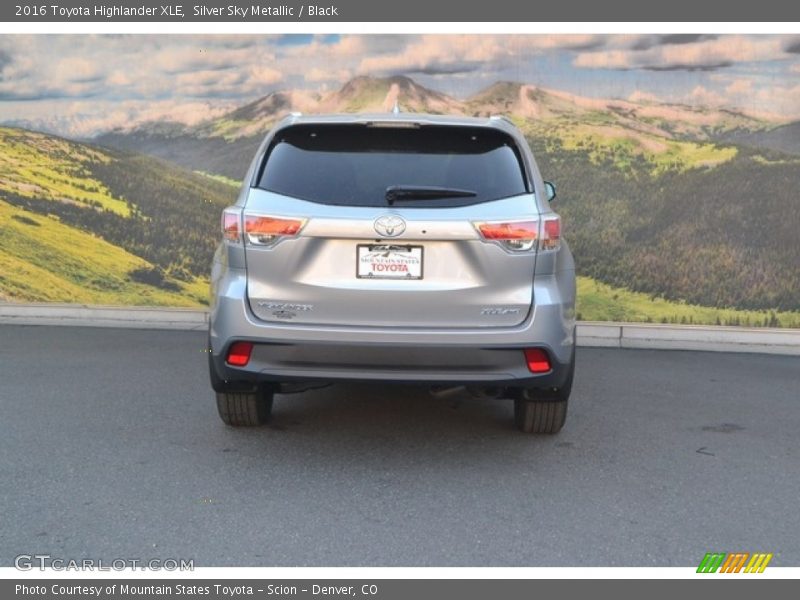 Silver Sky Metallic / Black 2016 Toyota Highlander XLE