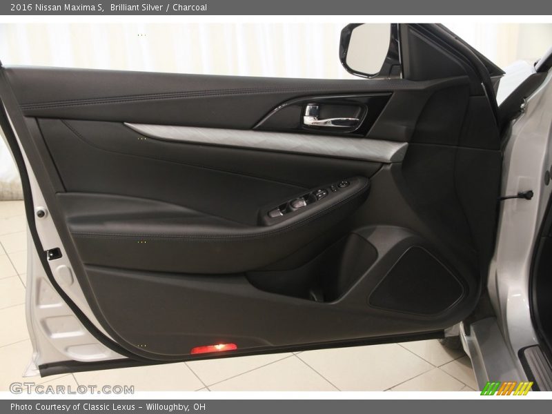 Brilliant Silver / Charcoal 2016 Nissan Maxima S