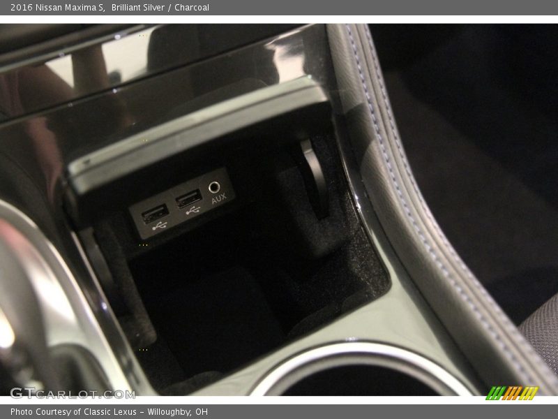 Brilliant Silver / Charcoal 2016 Nissan Maxima S