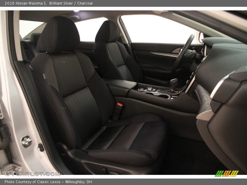 Brilliant Silver / Charcoal 2016 Nissan Maxima S
