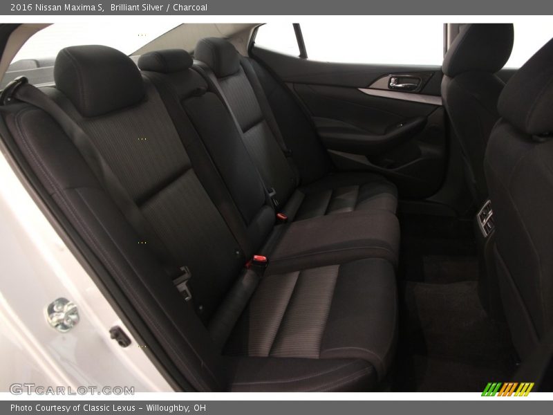 Brilliant Silver / Charcoal 2016 Nissan Maxima S