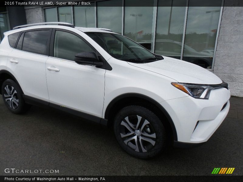 Super White / Black 2016 Toyota RAV4 LE AWD
