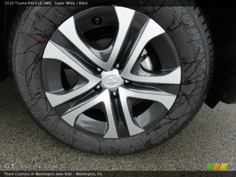 Super White / Black 2016 Toyota RAV4 LE AWD