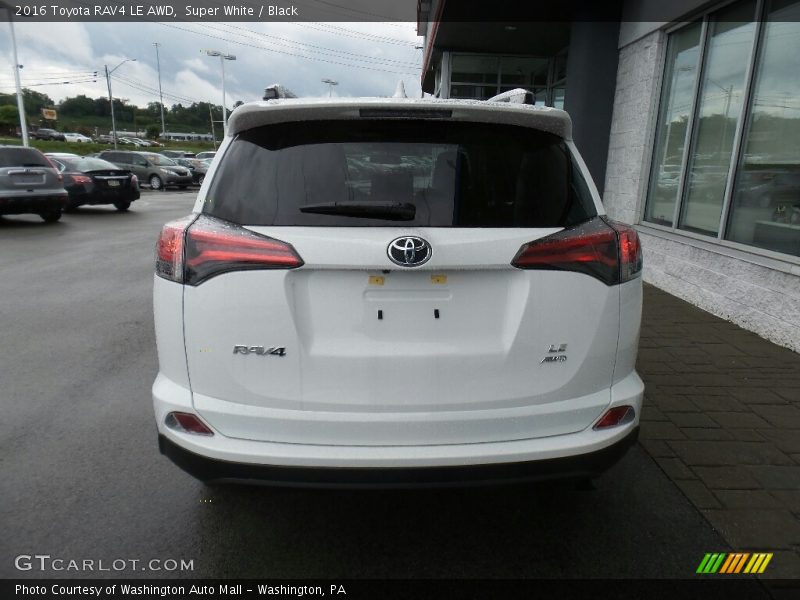 Super White / Black 2016 Toyota RAV4 LE AWD