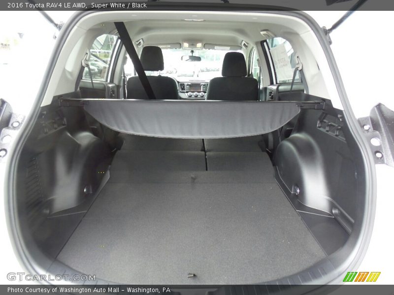 Super White / Black 2016 Toyota RAV4 LE AWD