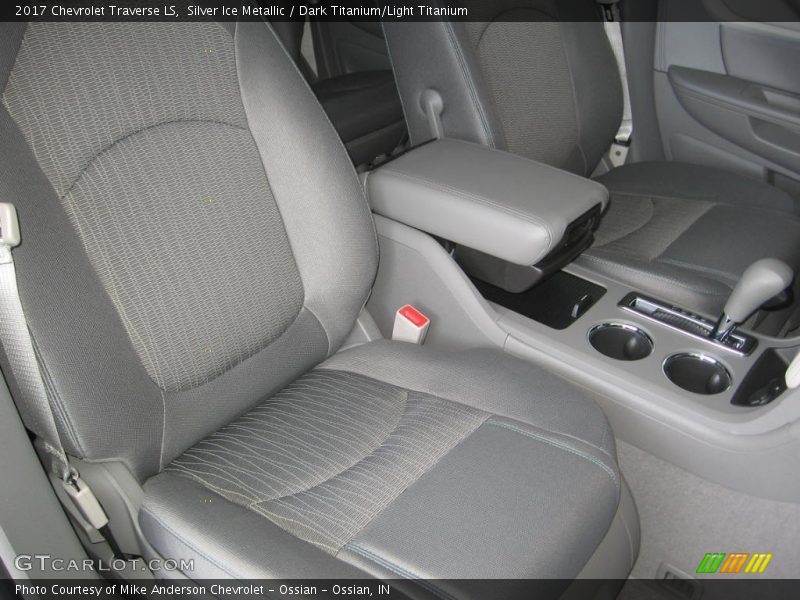 Silver Ice Metallic / Dark Titanium/Light Titanium 2017 Chevrolet Traverse LS