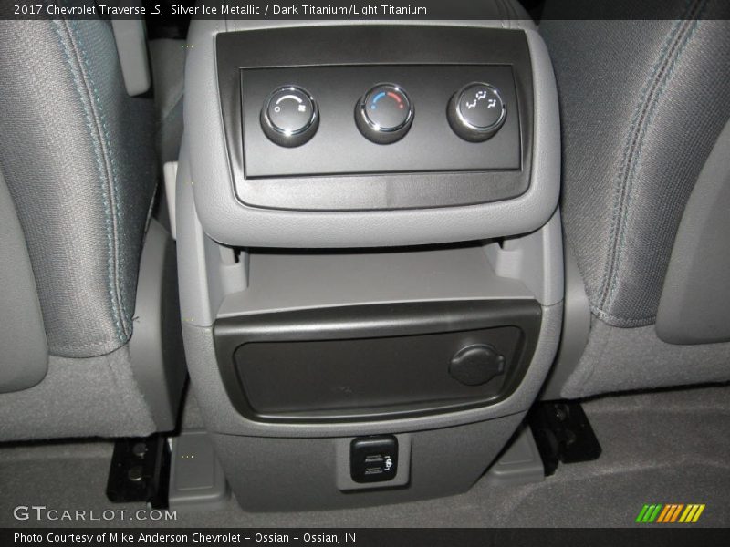 Silver Ice Metallic / Dark Titanium/Light Titanium 2017 Chevrolet Traverse LS